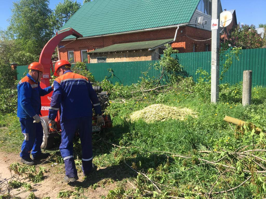 На Красной Горке очистили от поросли зону ЛЭП