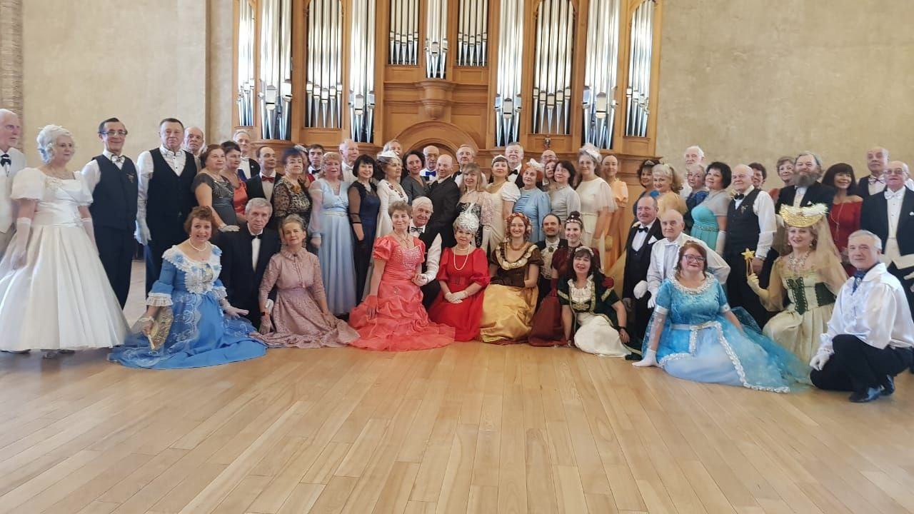 Зимний бал дали в Дубровицах