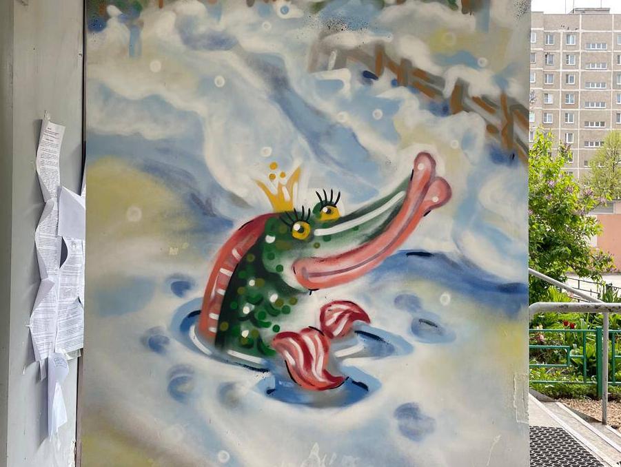 Патриотические муралы теперь украшают подъезды одного из домов Подольска