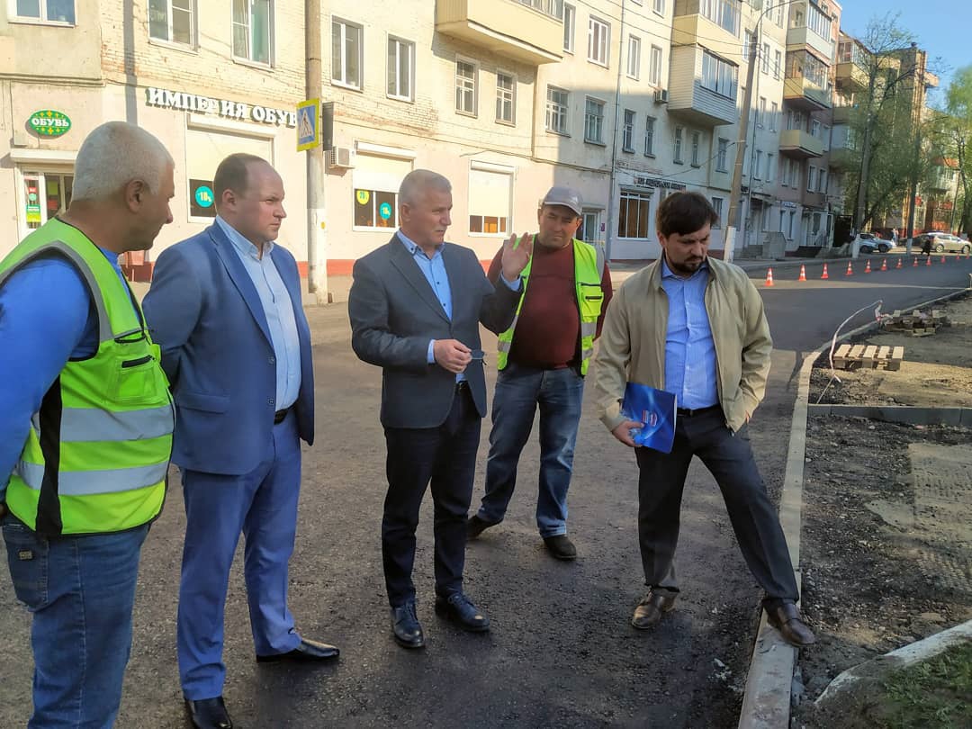 Ремонт автодороги по улице Дружбы контролируют депутаты