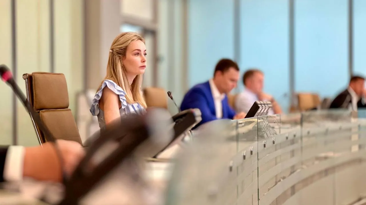 Министр Аипова провела совещание 