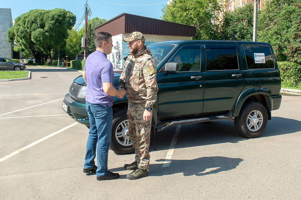 Подольскому «Тигру» передали внедорожник для выполнения боевых задач