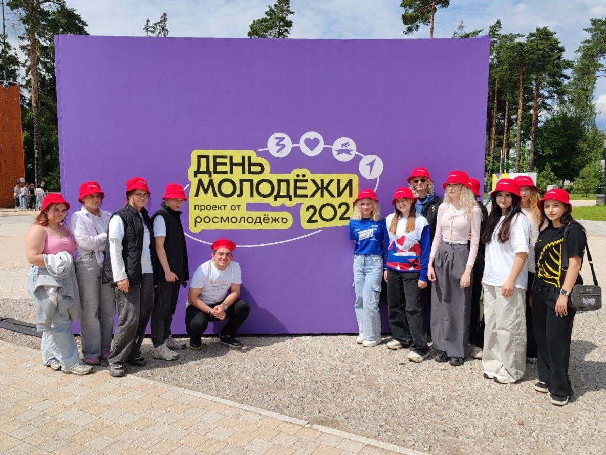  Делегация Подольска посетила центральную площадку Дня молодежи в регионе