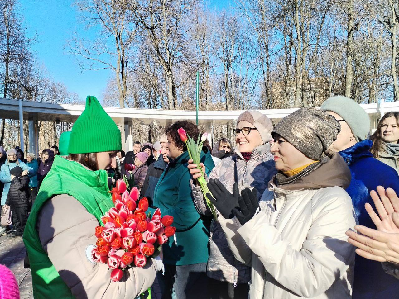 "Время цвести": праздничную акцию провели в Подольске в парках 