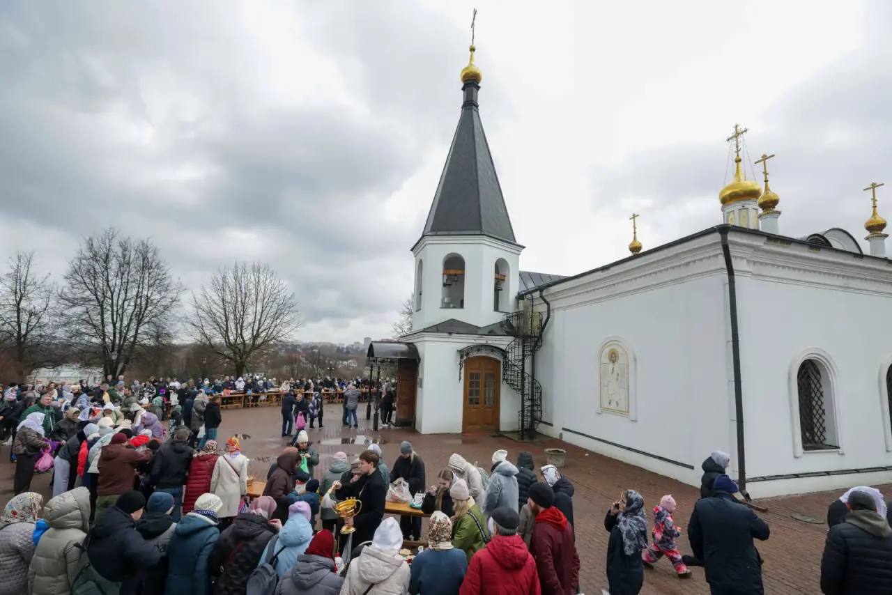 У Воскресенского храма в Подольске прошла пасхальная благотворительная ярмарка