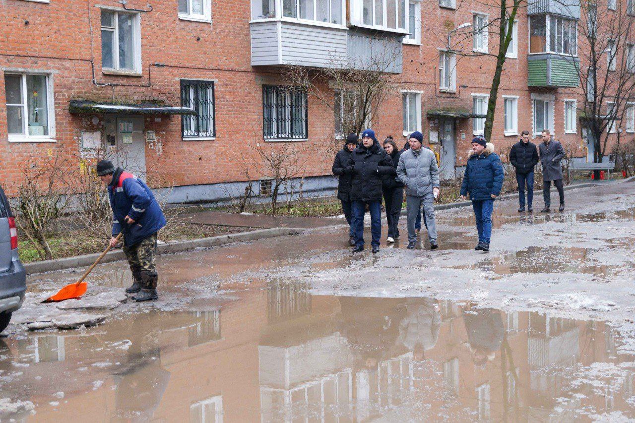 Обход Весенней провел глава Подольска Григорий Артамонов