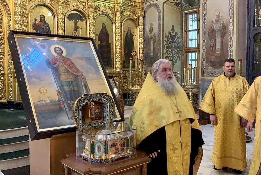 Ковчег с мощами Святого благоверного князя Александра Невского торжественно принесён сегодня вечером в Троицкий кафедральный собор города Подольска, где будет пребывать по 16 июня.
