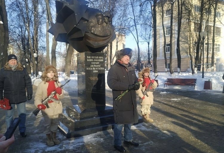 Почтили память павших