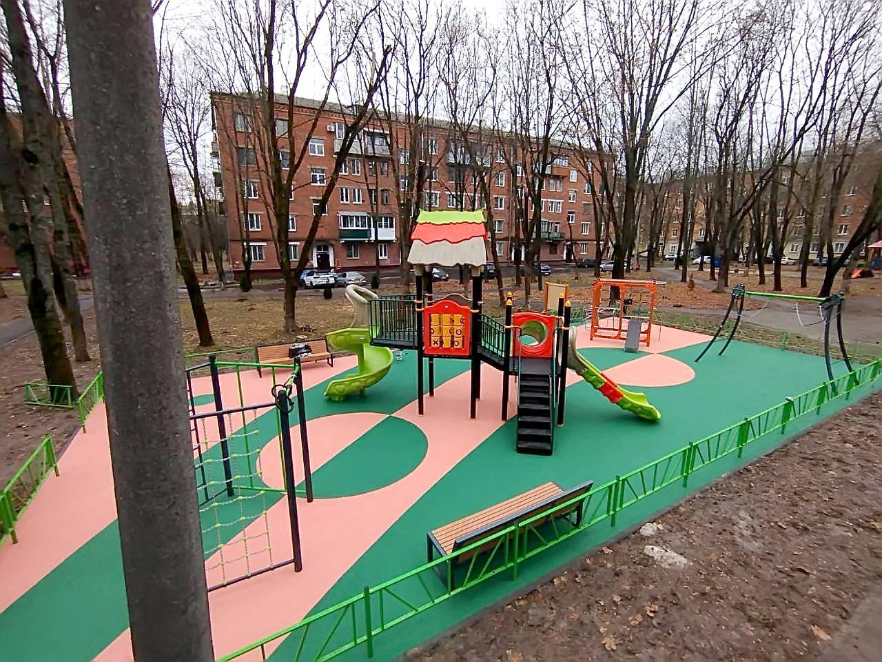 В Подольске в Северном микрорайоне обновили детскую игровую площадку