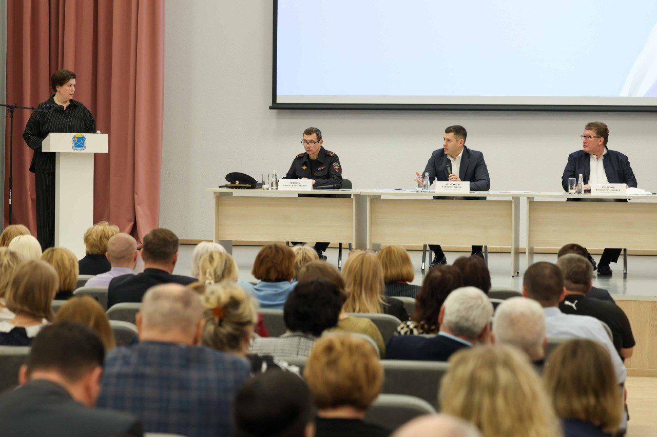 Как не упустить подростков обсудили в Подольске