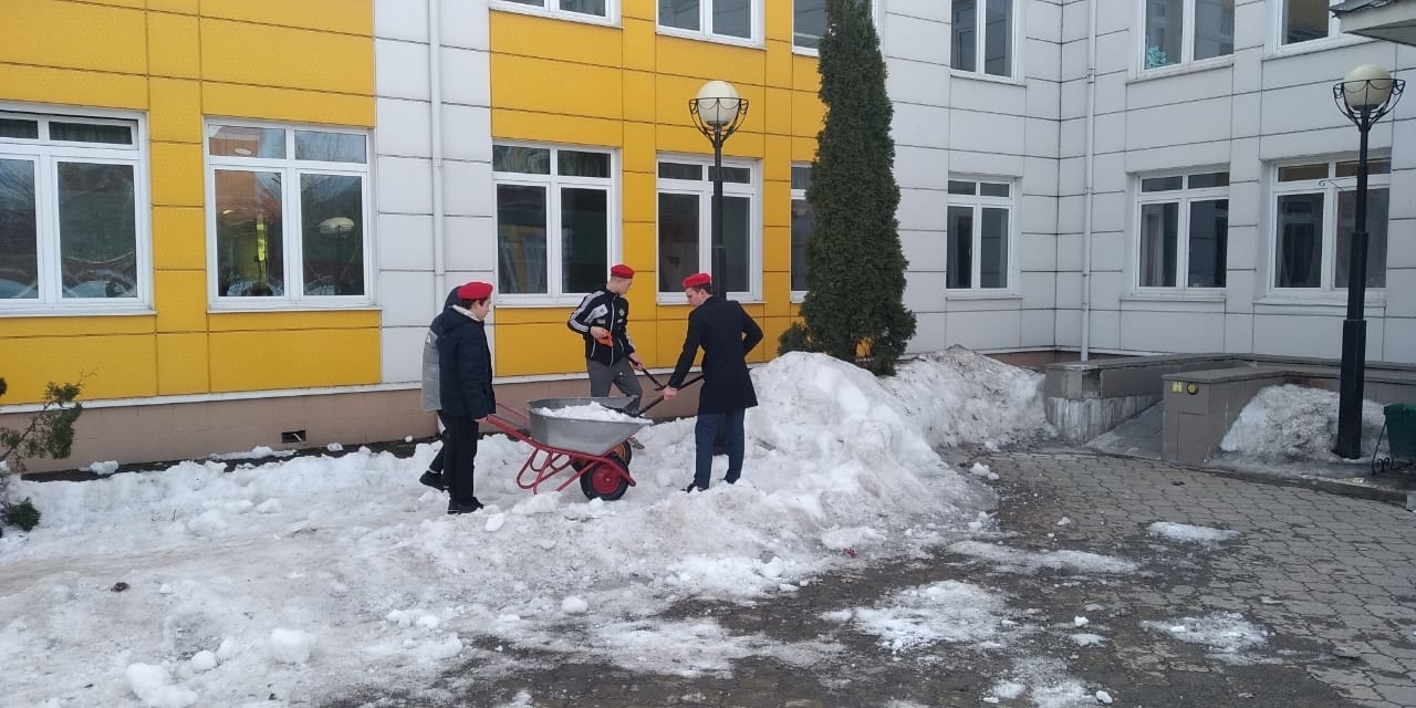 В Доме Юнармии Московской области на базе Быковский школы состоялся первый юнармейский субботник в 2021 году