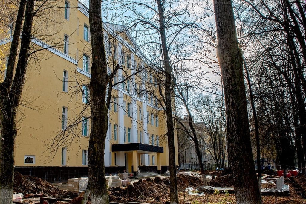 Ремонт пятой школы в Климовске завершат в декабре