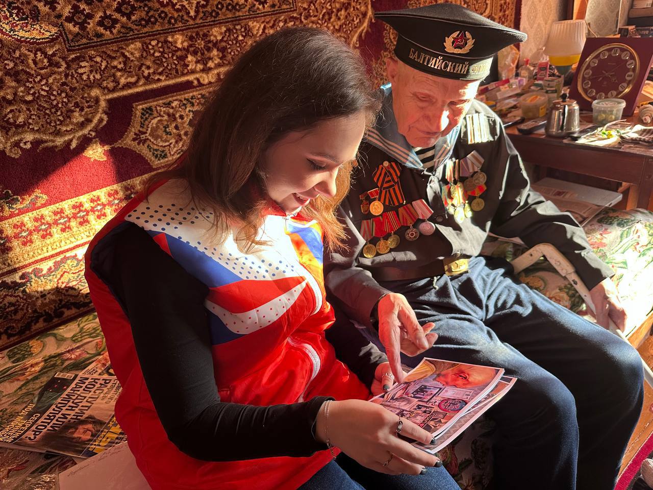 «Волонтеры Подмосковья» поздравили подольских ветеранов войны с Масленицей
