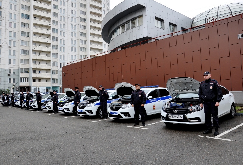В Подольске прошел смотр служебного автотранспорта полиции В Подольске прошел смотр служебного автотранспорта полиции