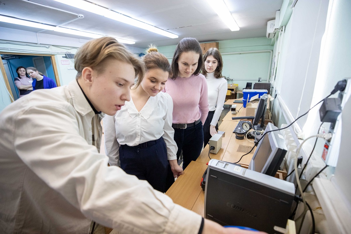 В школе № 29 имени П. И. Забродина состоялся III слёт школьных научных обществ общеобразовательных учреждений Подольска В школе № 29 имени П. И. Забродина состоялся III слёт школьных научных обществ общеобразовательных учреждений Подольска