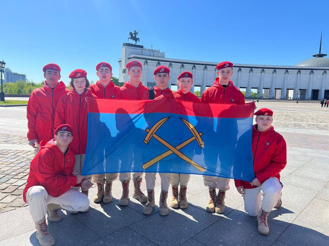 Юнармейцы из Подольска приняли участие в военно-патриотической акции «Символы Великой Победы»