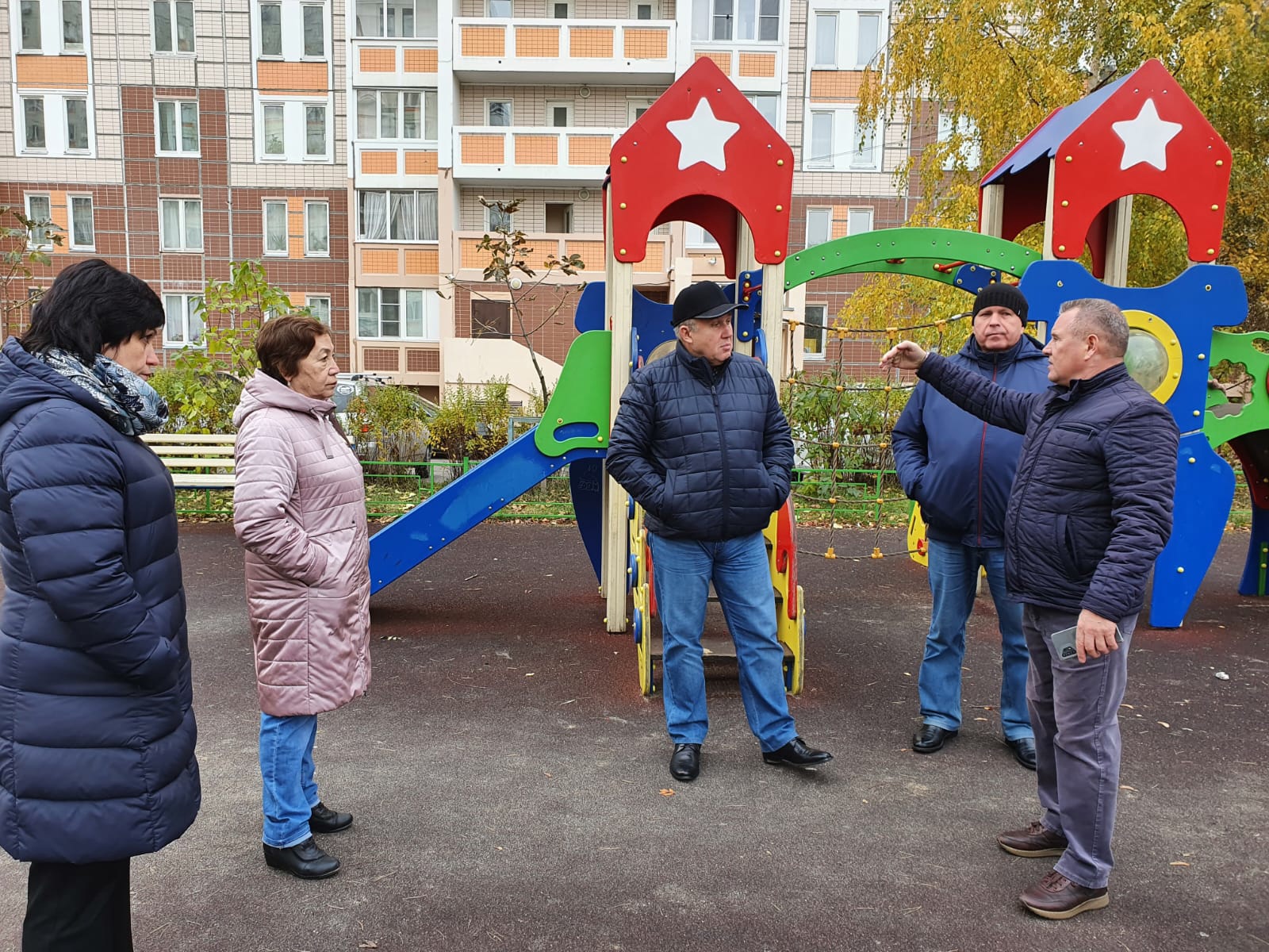 В Кузнечиках обсудили проблемы содержания двора