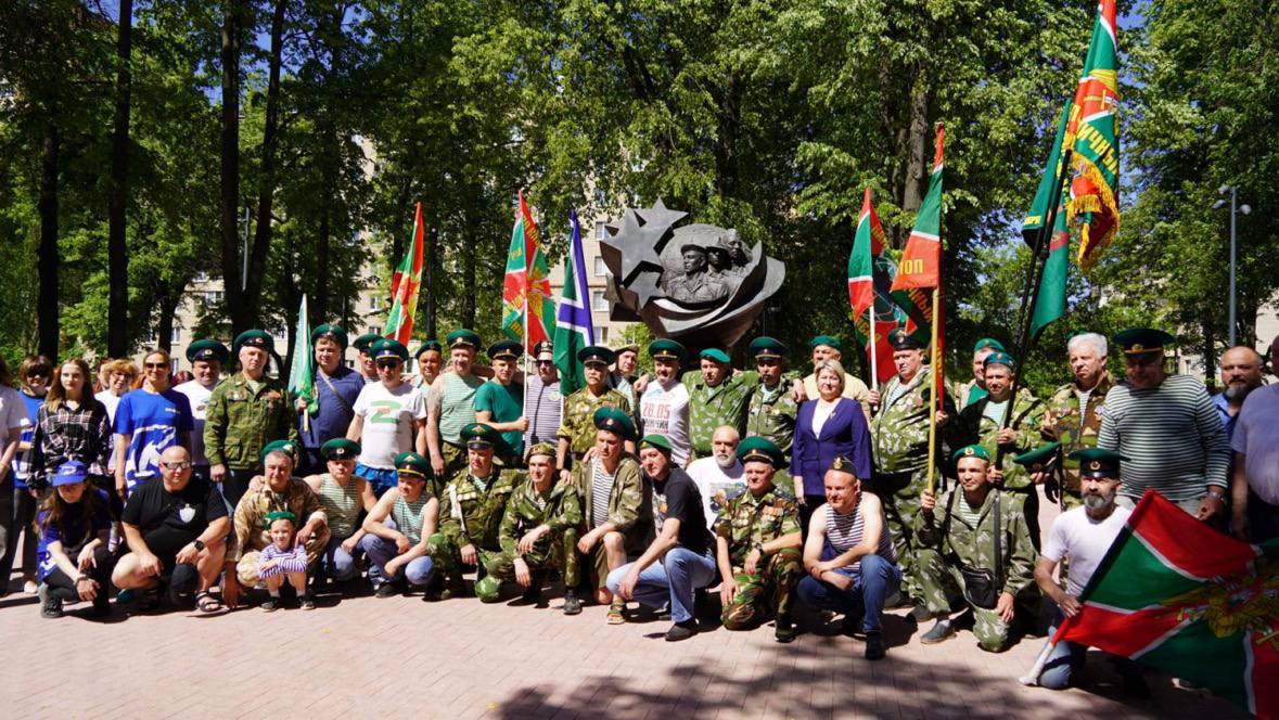 В Подольске в День пограничника состоялось возложение цветов к памятнику в сквере Воинов-интернационалистов
