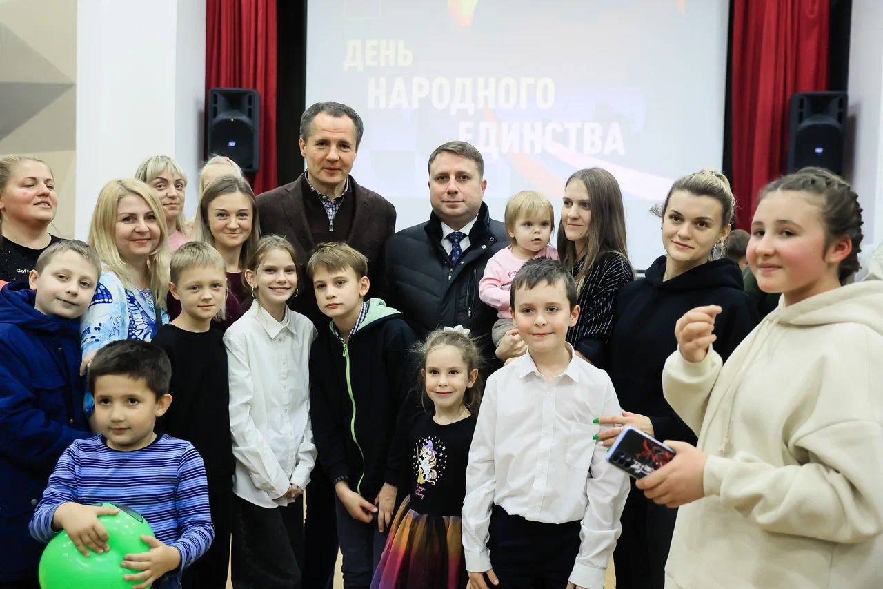 Проведали беженцев в "Родине"