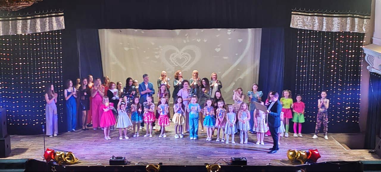 Воспитанники Дворца творчества молодежи выступили на ярком концерте «Ее величество песня»