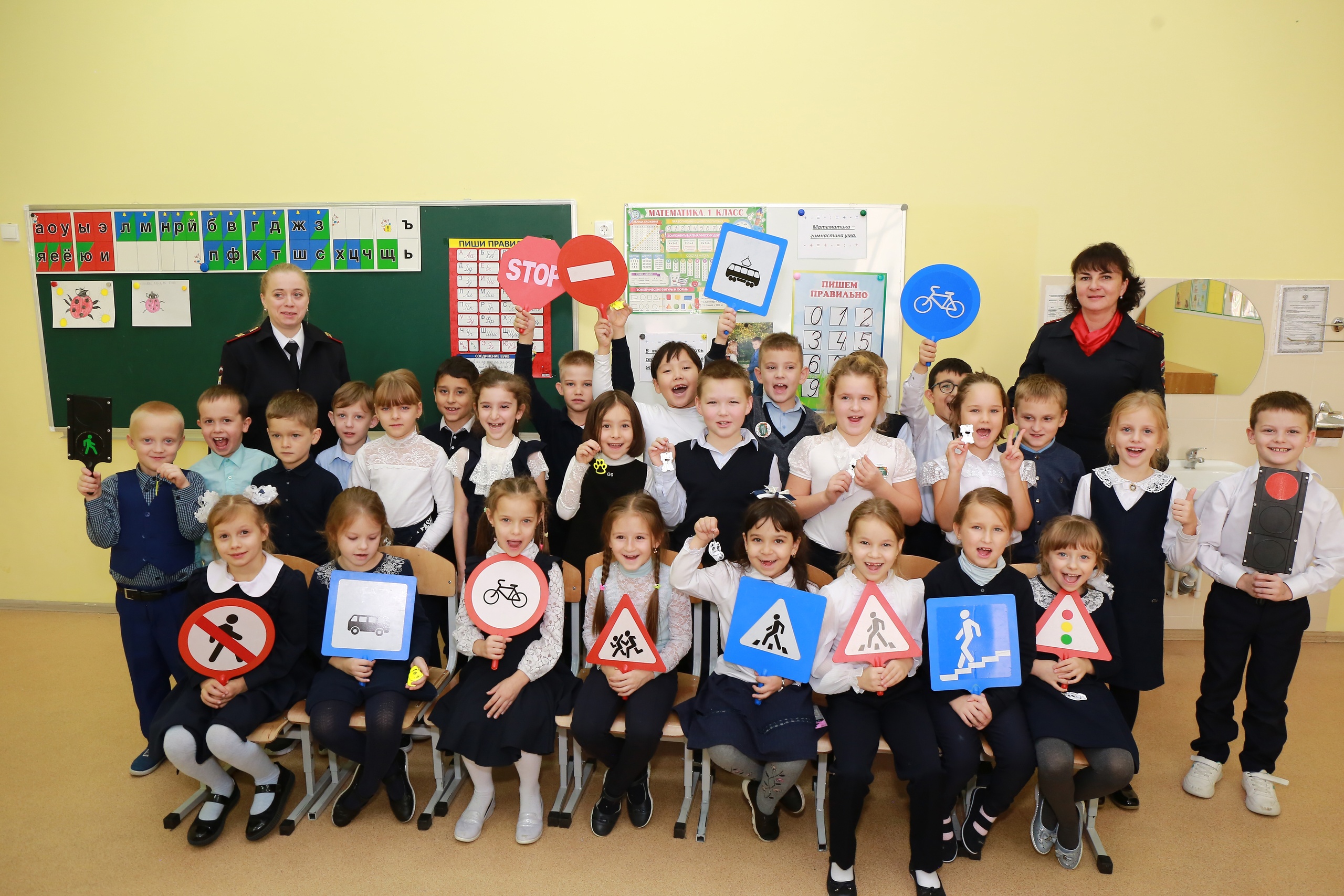 Подольские автоинспекторы провели акцию «Будь ярче, пешеход» 