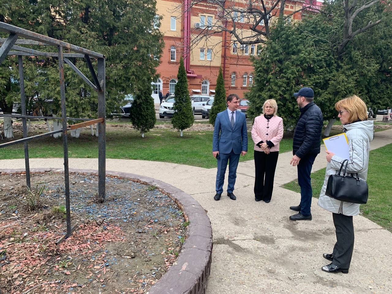 Территорию у "Красных рядов" приведут в порядок