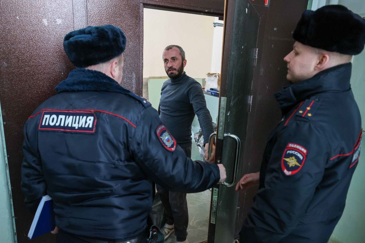 Хостел на Октябрьской площади никто не разрешал