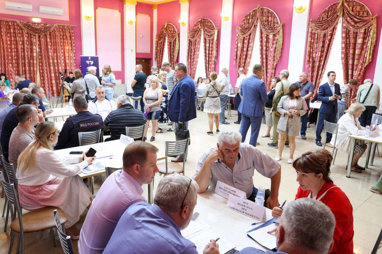 Выездная администрация Подольска приняла жителей в Молодежном Выездная администрация Подольска приняла жителей в Молодежном