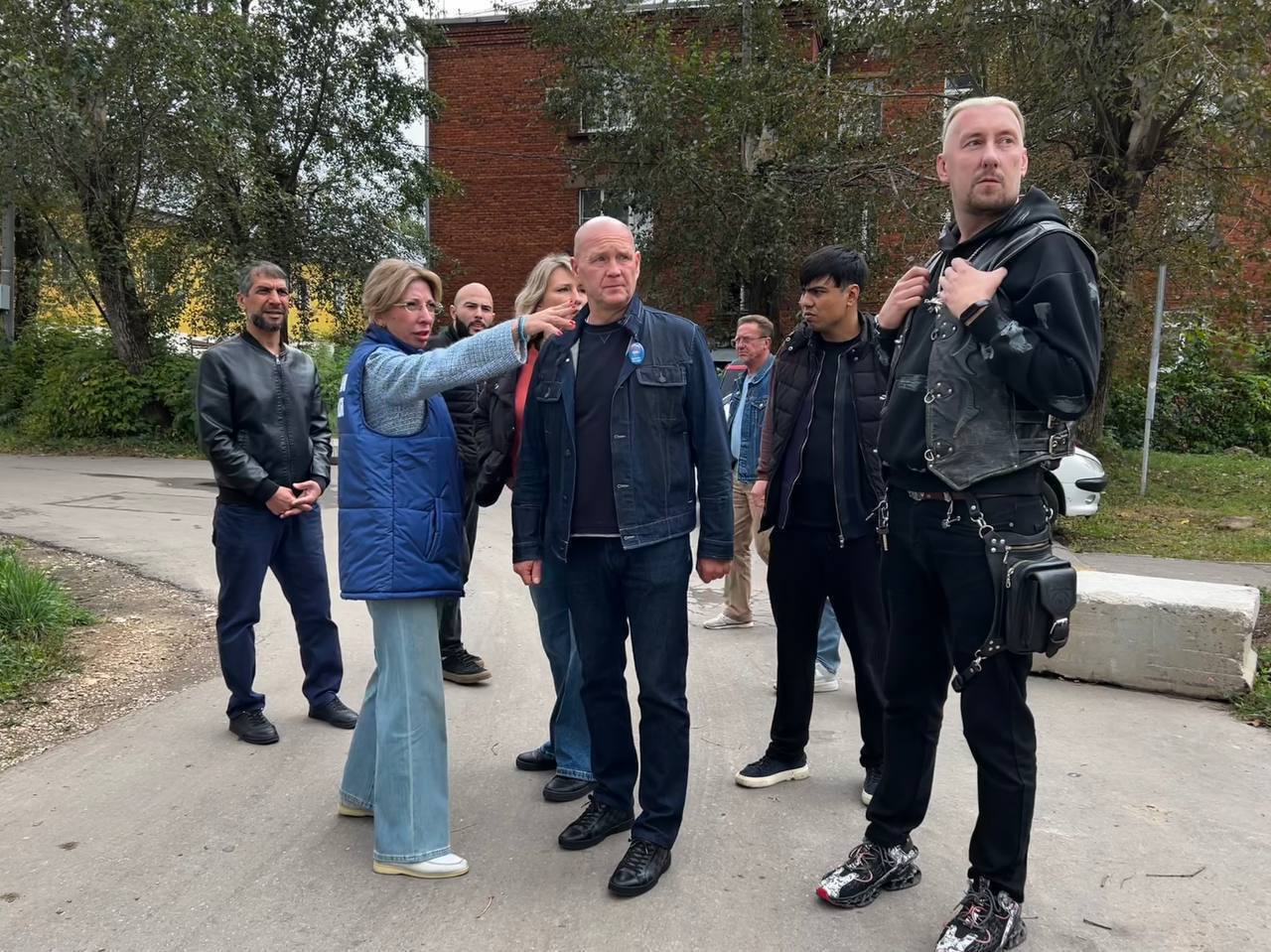 Замглавы Подольска Анжела Студеникина провела обход на Силикатной Замглавы Подольска Анжела Студеникина провела обход на Силикатной