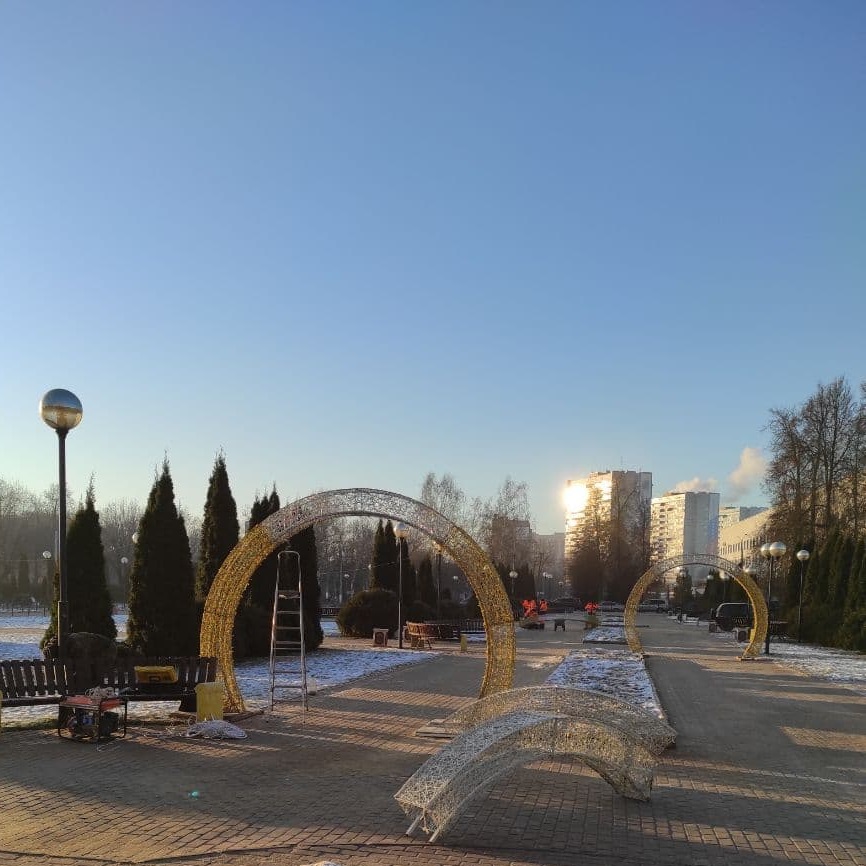 Продолжается украшение общественных пространств Подольска к наступающему Новому году
