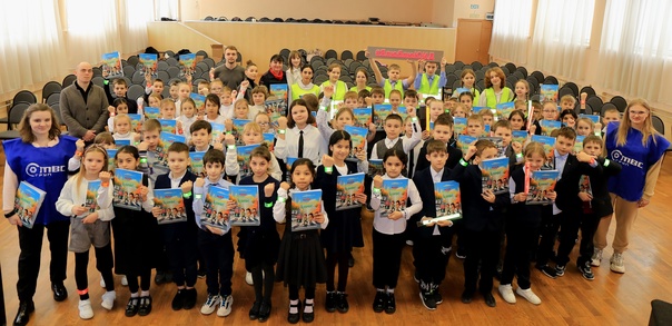 Сотрудники ГАИ и юидовцы организовали для школьников урок по ПДД