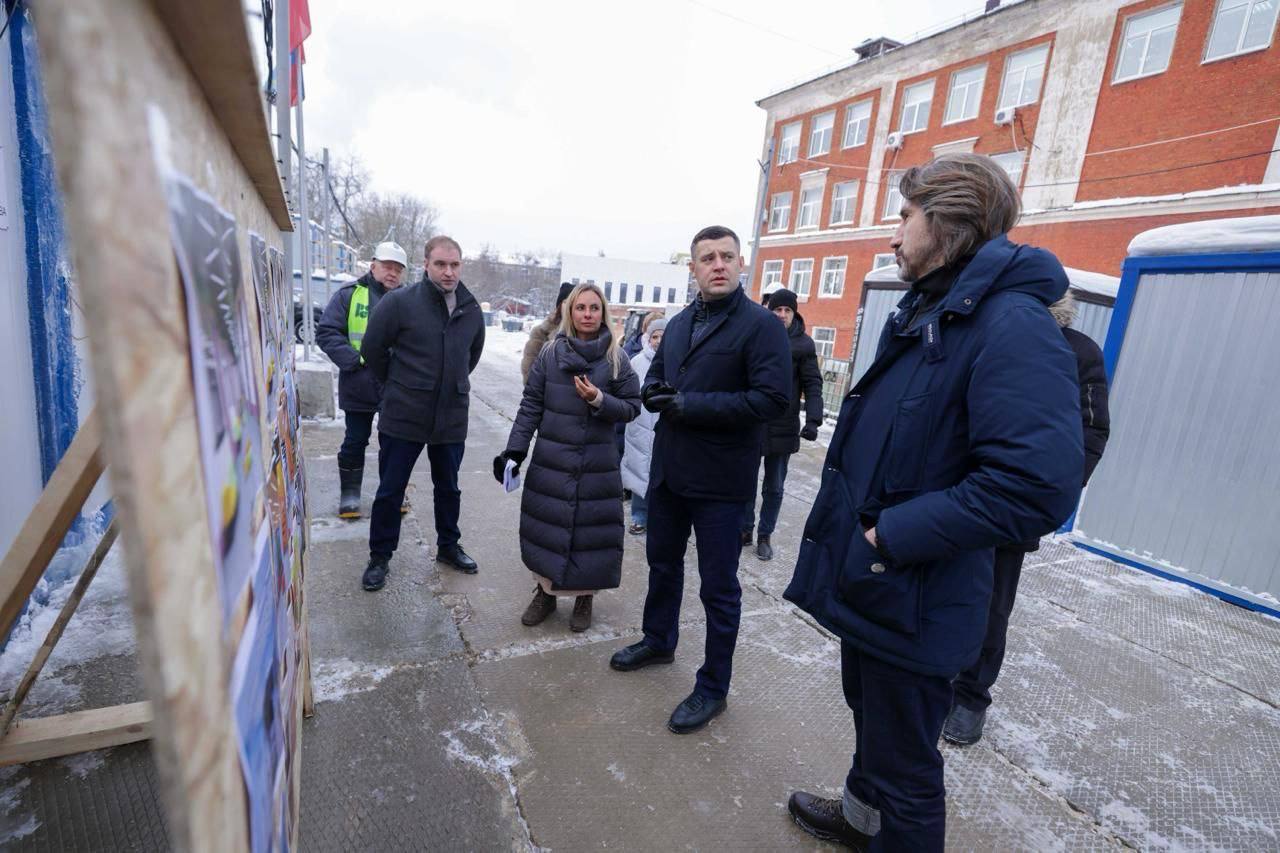 Ход строительства пристройки к 16-й школе проверил глава Подольска