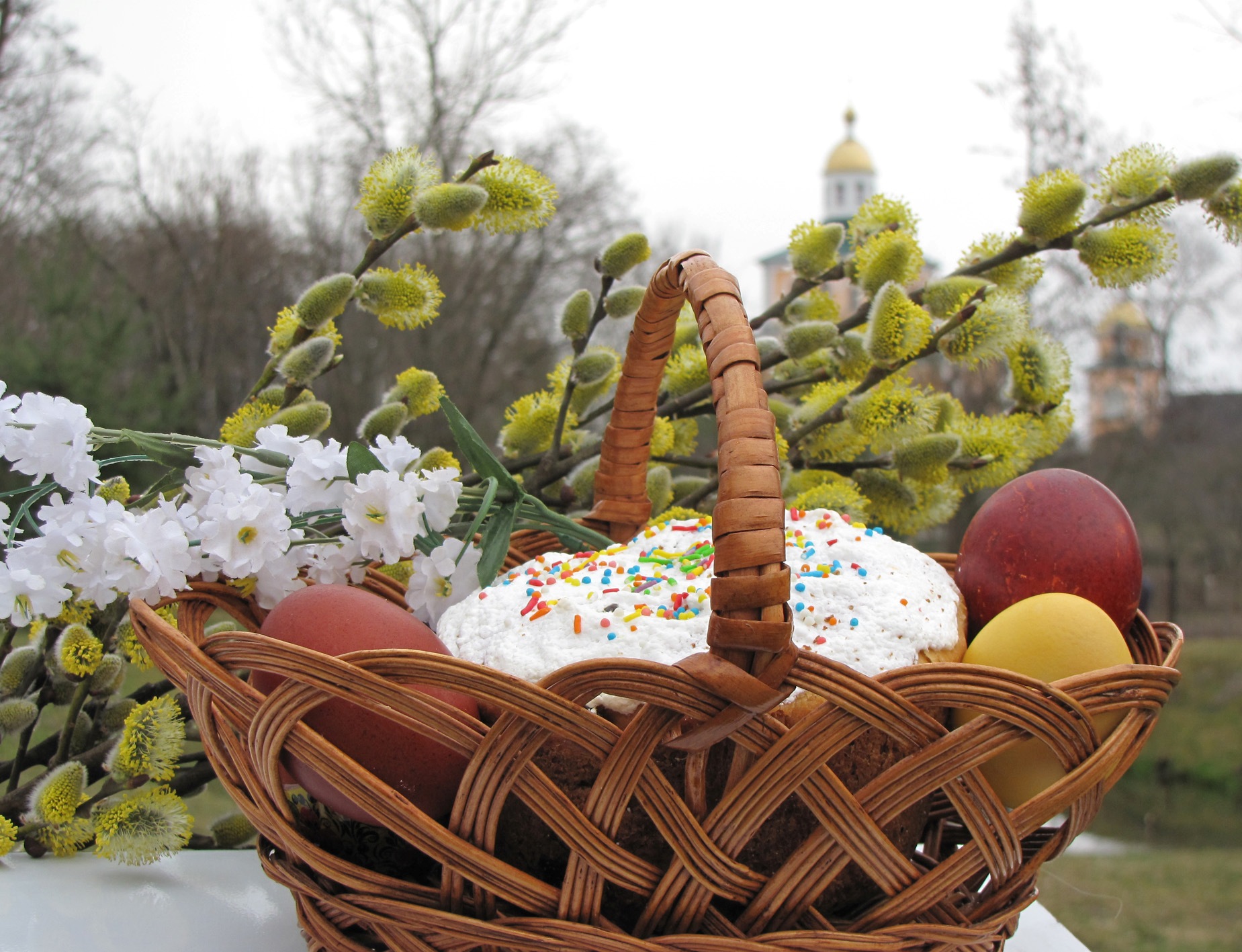 Easter праздник. Православная Пасха (светлое Христово Воскресение) — Православие. Пасхальная корзинка. Пасхальная корзинка для яиц.