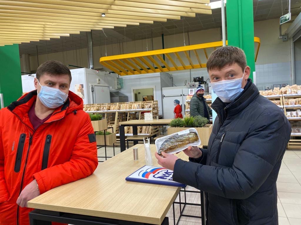 Рыбную продукцию продают с нарушениями как в гипермаркете, так и в мини-магазине