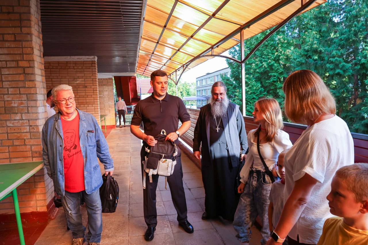 Владимир Винокур приехал поддержать жителей Курской области, временно размещенных в Подольске