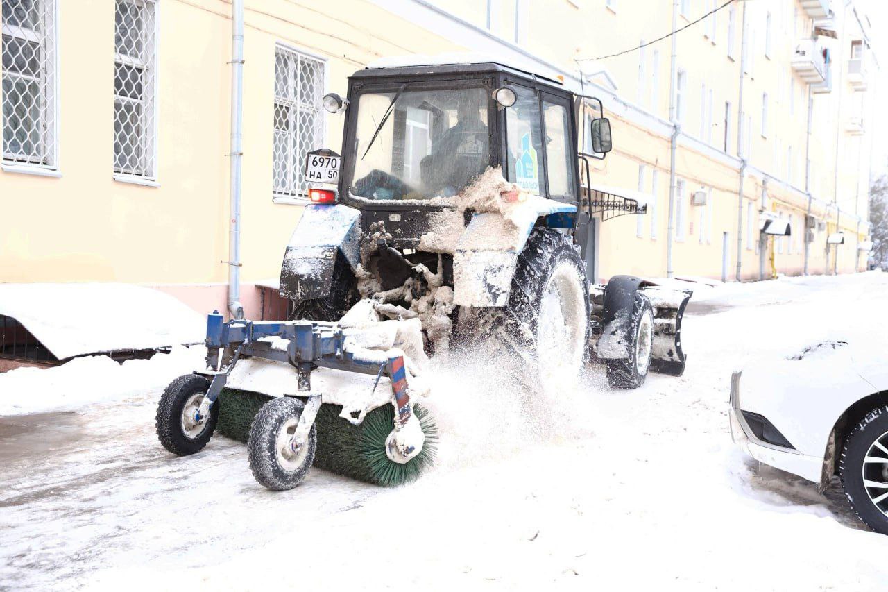 Борьбу коммунальщиков с последствиями циклона обсудили в Подольске