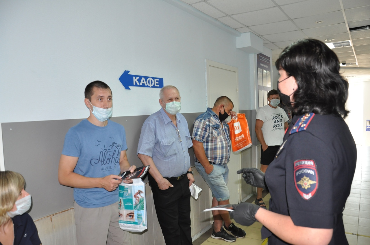 Автоинспекторы призывают водителей к трезвому вождению Автоинспекторы призывают водителей к трезвому вождению