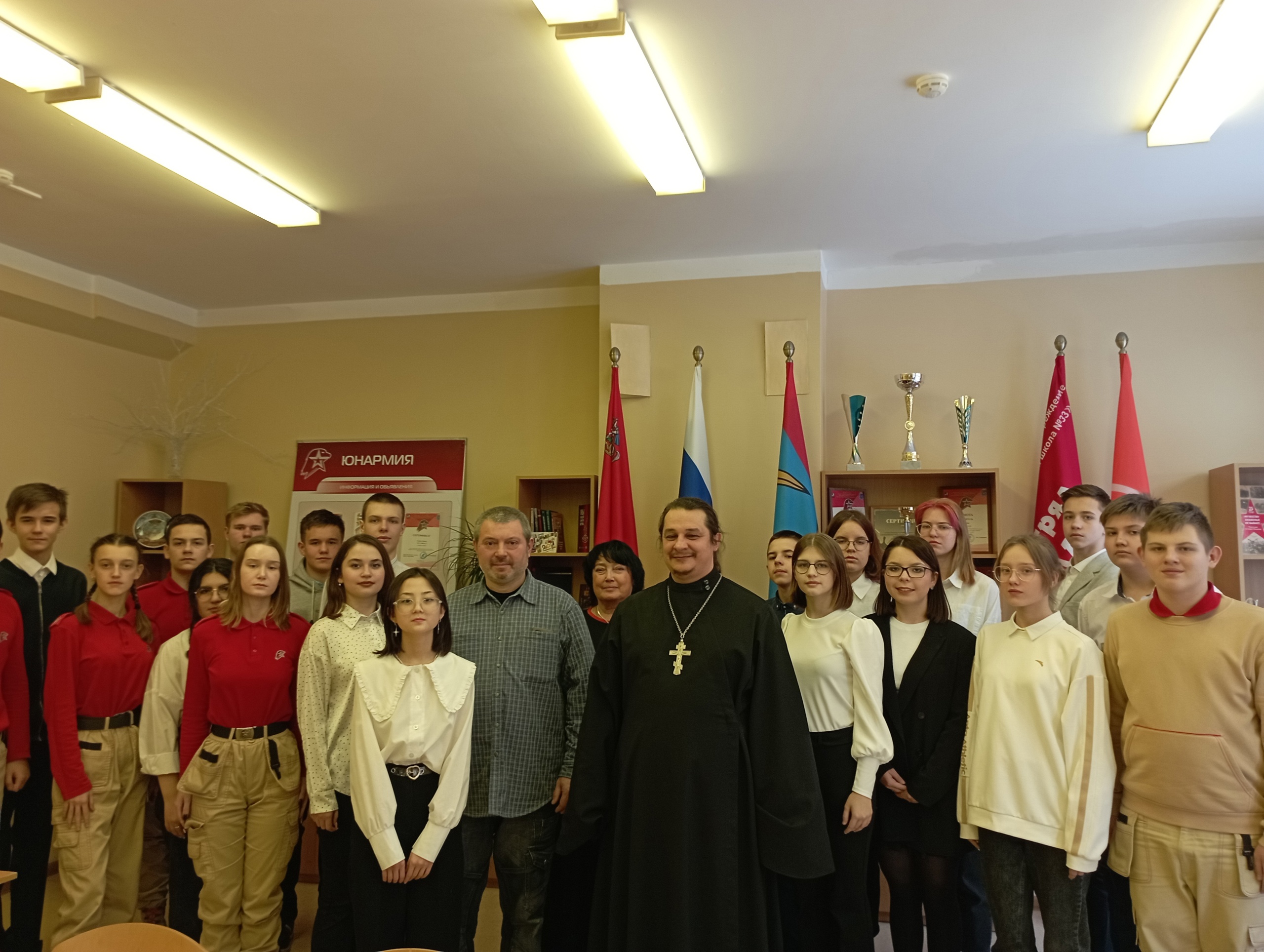 Очередная встреча священника со школьниками