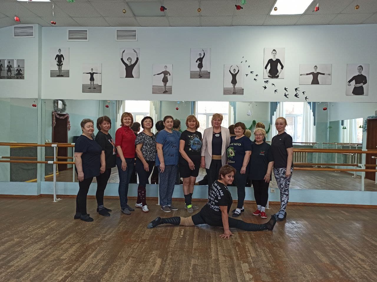 22 декабря в СДК "Молодежный" прошёл открытый урок в танцевальной группе губернаторского проекта "Активное долголетие"