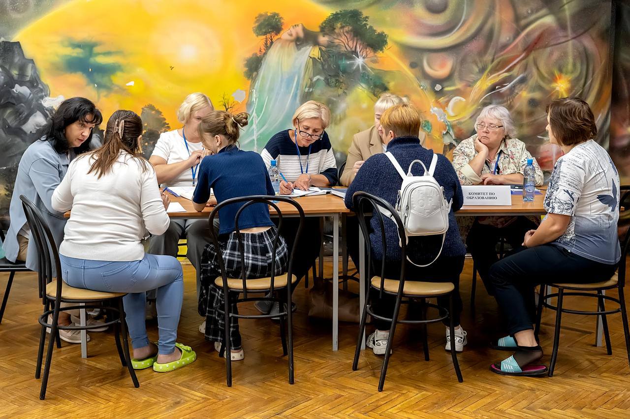 Встречу с эвакуированными курянами провели в Подольске в формате выездной администрации