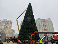Главную елку Подольска устанавливают в Кузнечиках