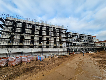 Пристройку к школе № 16 активно возводят в Подольске