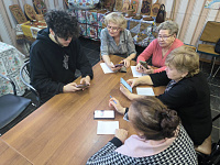 Будущие программисты учат пожилых людей пользоваться гаджетами