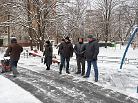 Замглавы Подольска проконтролировал уборку снега в Парковом микрорайоне