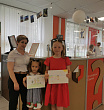 Сотрудники МФЦ проводят выставку детского рисунка «Моя семья»