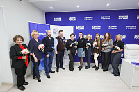 В Подольске новым членам ЕР вручили партийные билеты В Подольске новым членам ЕР вручили партийные билеты