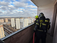 Подольские пожарные отработали способы подачи воды на высоту