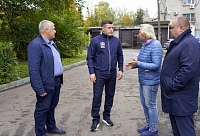 Ход капремонта дома 53/70 на улице Свердлова проверил глава Подольска