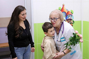 Любимого педиатра поздравили с юбилеем