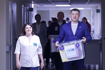 «Коробки храбрости» передали маленьким пациентам